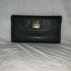 DOONEY & BOURKE Pebble Grain Continental Clutch